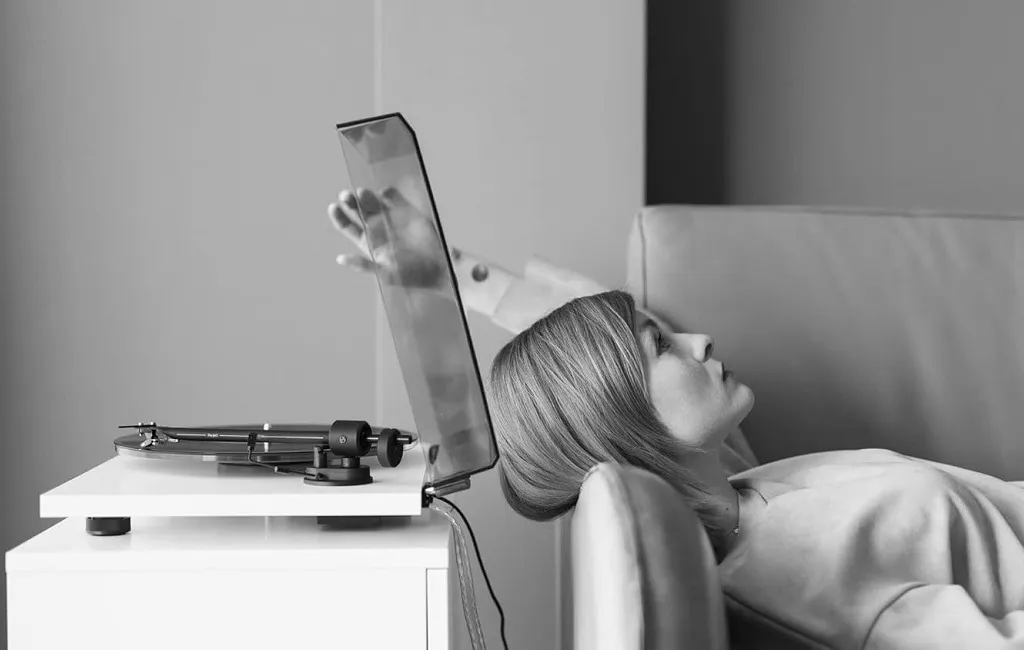 Програвач вінілу Pro-Ject T1 EVO OM10 White