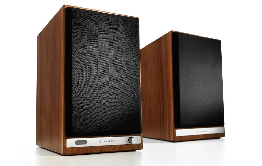 Активная полочная акустика Audioengine HD6-Walnut