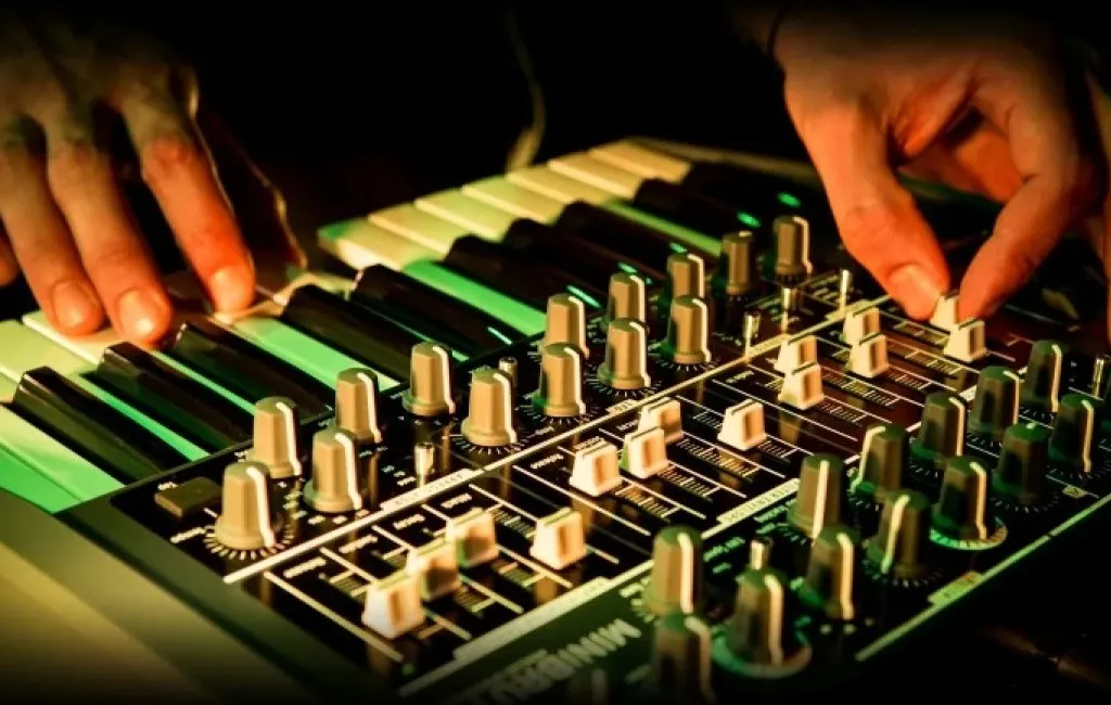 Синтезаторы Arturia MiniBrute