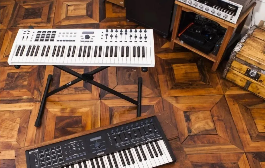 MIDI-клавіатури Arturia KeyLab 49 MkII + V Collection 8.2