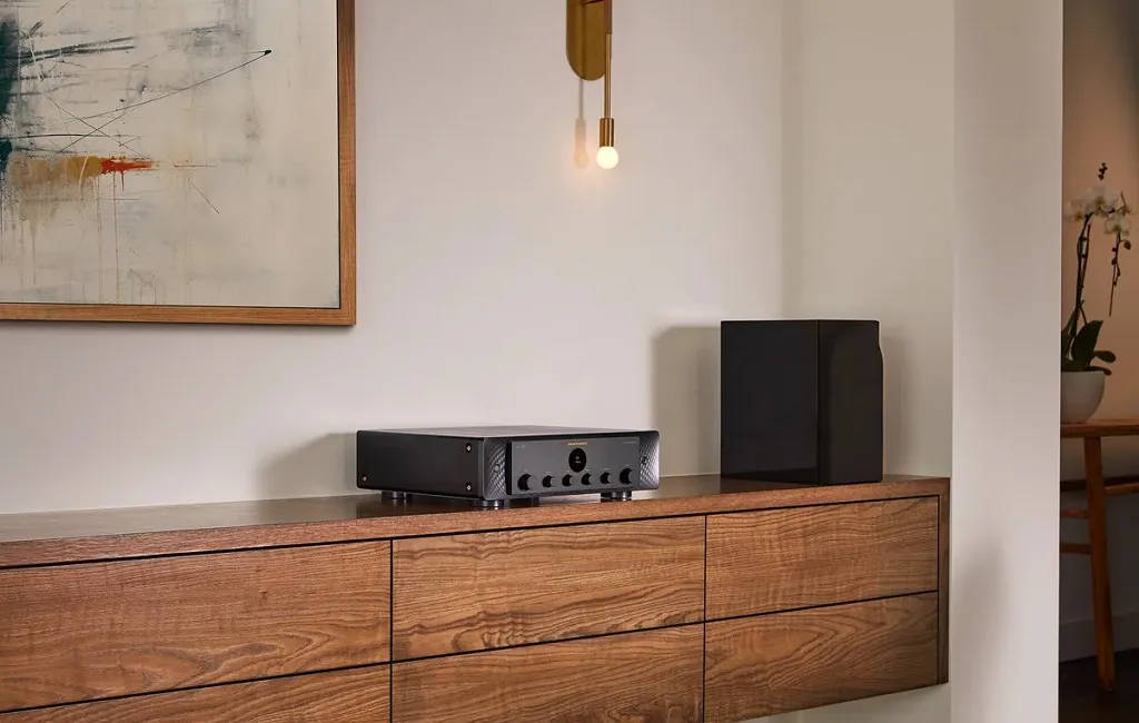 Стерео усилители Marantz MODEL 50  (Black)