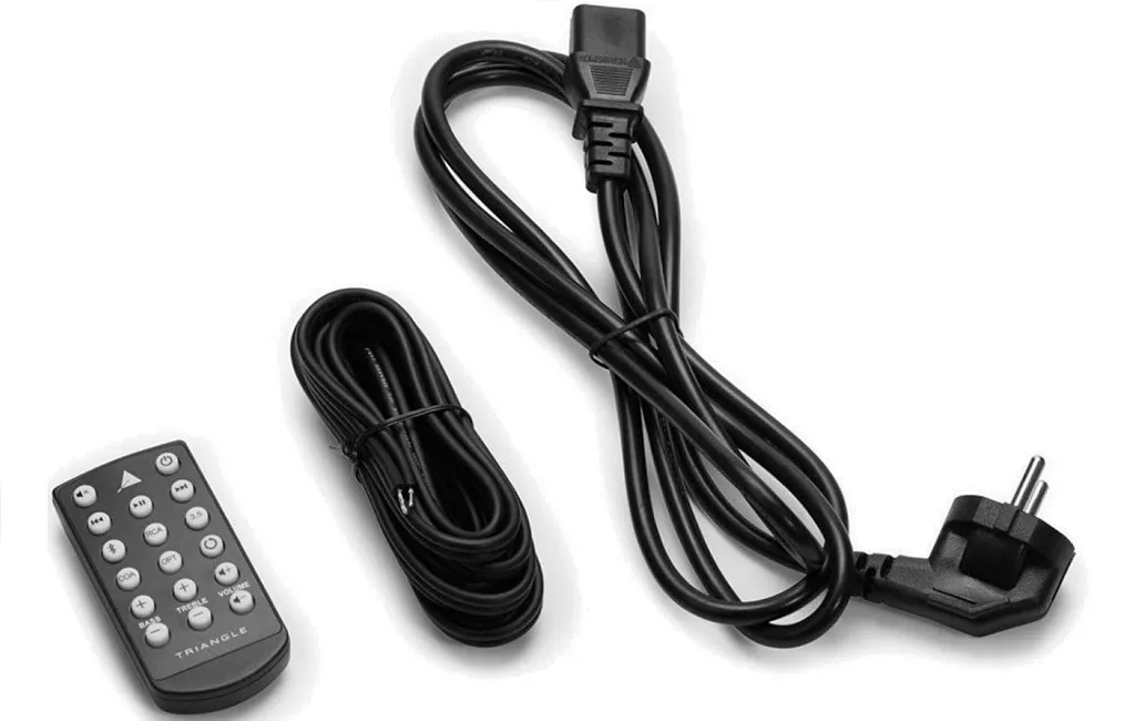 Активная полочная акустика Triangle LN01A Mat White