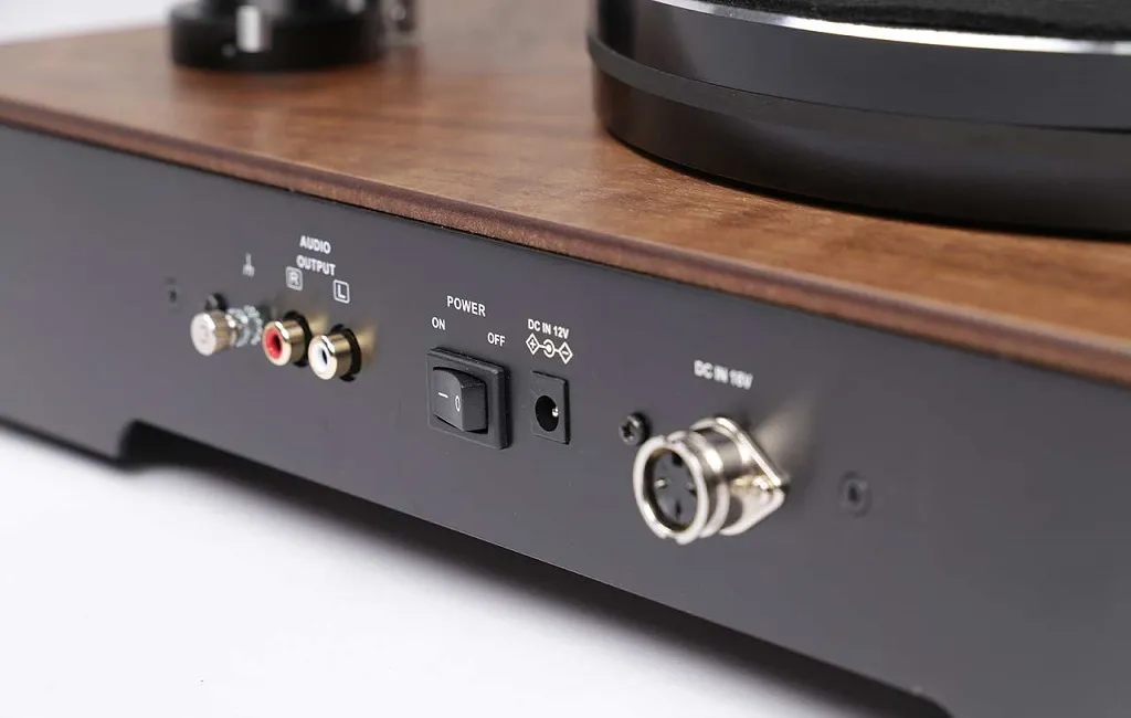 Програвач вінілу ELAC Miracord 80 w System BL HG