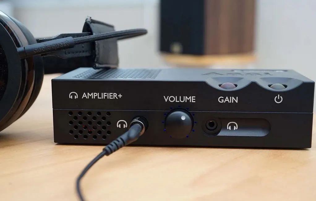 Підсилювачі для навушників Chord Anni Black