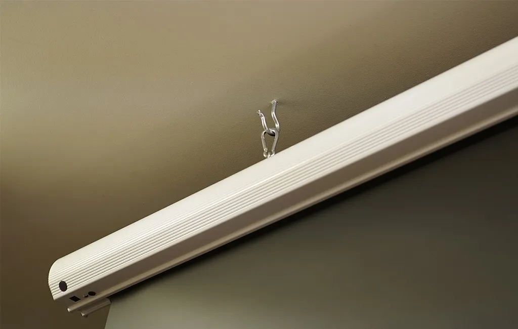 Экраны для проекторов Elite Screens SK84XHW-E24