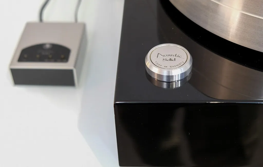 Проигрыватель винила Acoustic Solid Classic Wood Black