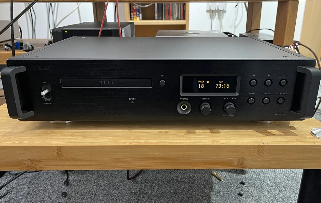 CD програвачі TEAC VRDS-701-B