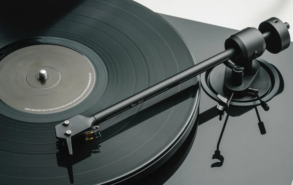 Програвач вінілу Pro-Ject E1.2 Phono Pick It MM E High Gloss Black