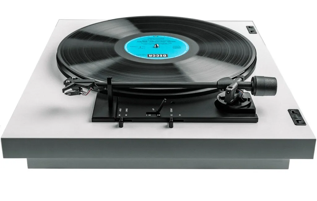 Проигрыватель винила Pro-Ject A1.2 OM10 White