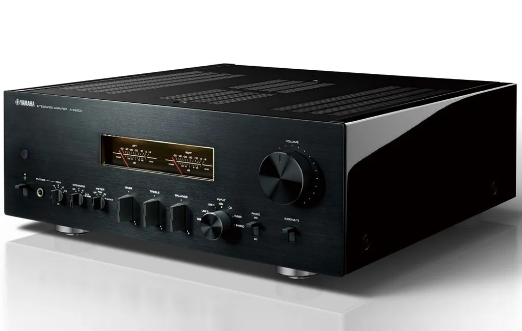Стерео усилители Yamaha A-S2200 Black/Piano Black