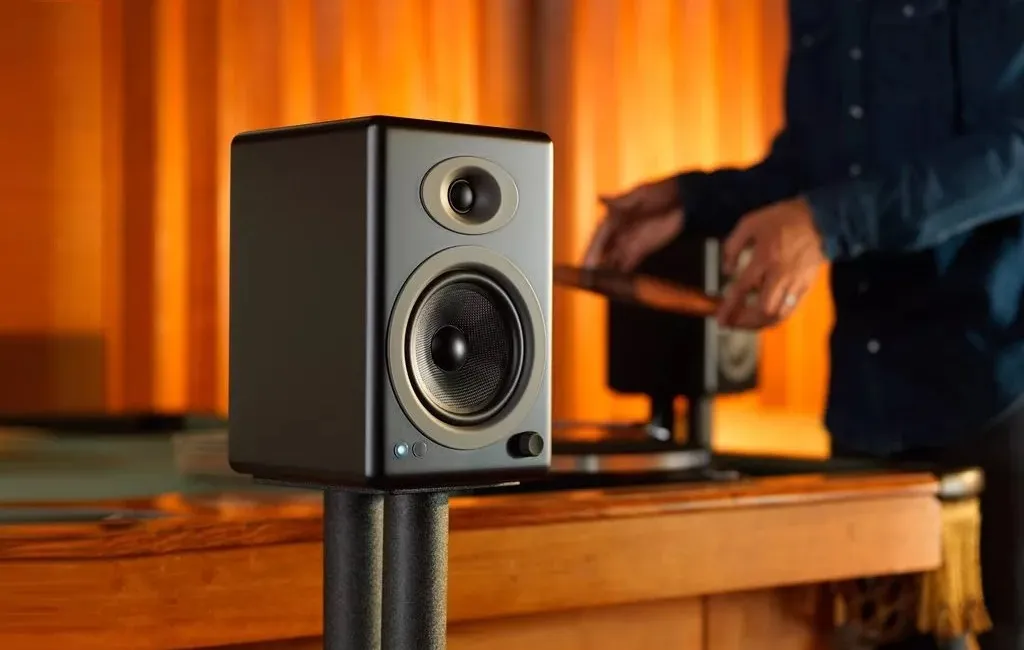Активная полочная акустика Audioengine A5+BT Black