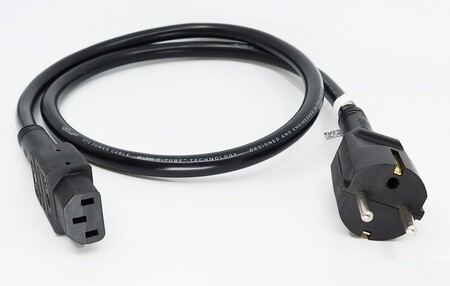 QED XT5 POWER CABLE EU 2M (QE4320)