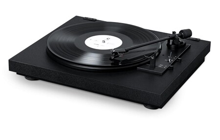 Pro-Ject A1 OM10 Black